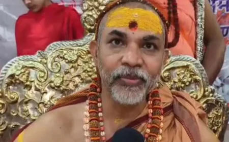 आरोपों पर शंकराचार्य अविमुक्तेश्वरानंद की फिर सफाई: “जिन छात्रों का नाम लिया जा रहा, उनका गुरुकुल से कोई संबंध नहीं”