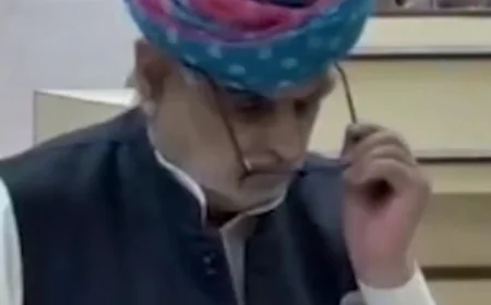 राजस्थान विधानसभा में हंगामा और विवाद: यूडीएच मंत्री झाबर सिंह खर्रा ने सदन में थूक दिया, स्पीकर ने निर्दलीय विधायक को टोका