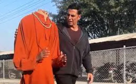 अक्षय कुमार बिना सिर वाले भूत के साथ मस्त, वीडियो हुआ वायरल: पूछा सवाल – क्या भूत सच में होते हैं?