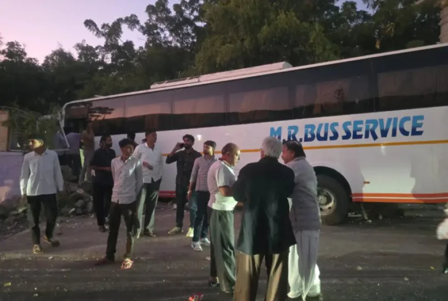 बाड़मेर में भीषण बस हादसा: टायर फटने से अनियंत्रित बस मंदिर की दीवार में घुसी, 12 घायल; ड्राइवर को JCB से निकाला, लोहे की चादर तोड़ी