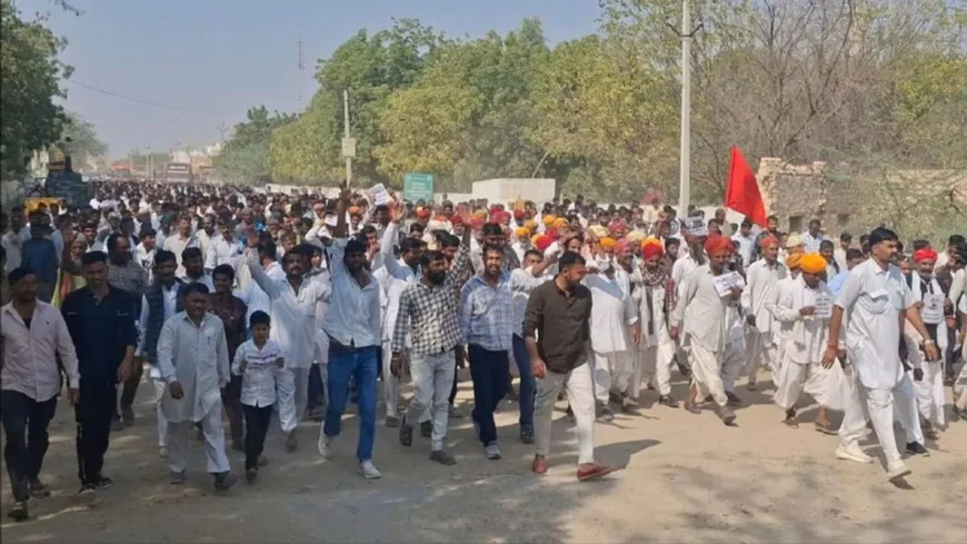 ओरण बचाओ पदयात्रा में गूंजा जनसंकल्प, विधायक रविंद्र सिंह भाटी ने कंधों पर उठाया विरासत का मान