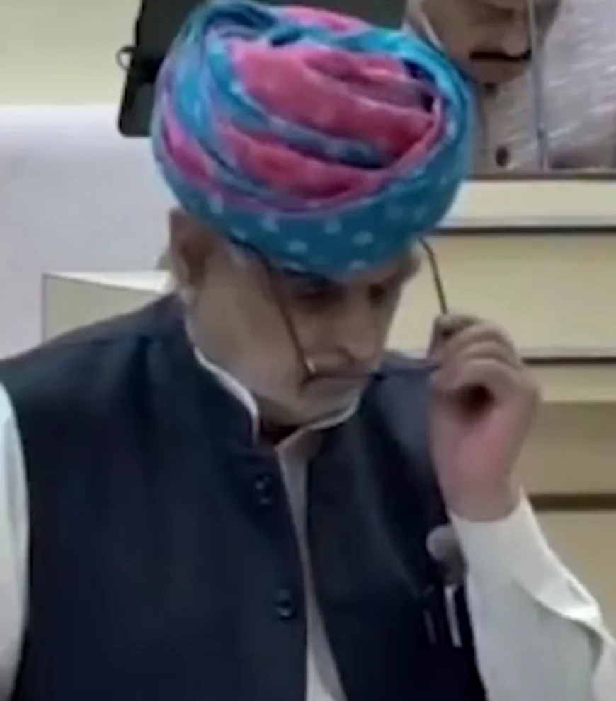 राजस्थान विधानसभा में हंगामा और विवाद: यूडीएच मंत्री झाबर सिंह खर्रा ने सदन में थूक दिया, स्पीकर ने निर्दलीय विधायक को टोका