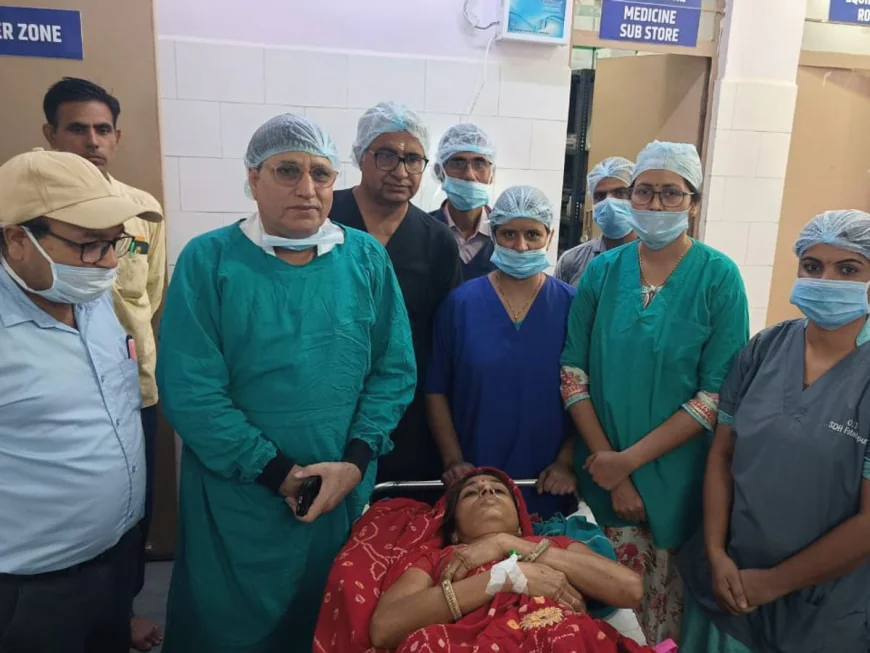 जयपुर: कांवटिया हॉस्पिटल में दुर्लभ 15×12 सेंटीमीटर सिस्ट का सफल ऑपरेशन, जानवरों से हुई बीमारी से महिला बची बड़ी खतरे से