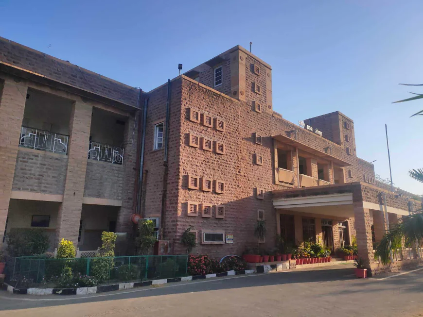 जोधपुर सर्किट हाउस में हथियार लेकर घुसा युवक, पुलिस ने पीछा कर दबोचा...