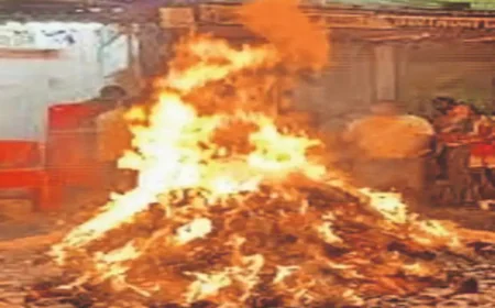 होलिका दहन कल: प्रदोष काल में श्रेष्ठ मुहूर्त, चंद्रग्रहण से प्रभावित होली की तैयारियां