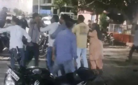 पाली के बांगड़ हॉस्पिटल में बच्चों के पुराने विवाद पर दो पक्षों में जमकर मारपीट, महिलाओं को भी नहीं बख्शा: चार घायल भर्ती, पुलिस ने काबू किया स्थिति