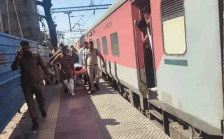 निंबाहेड़ा के एडीजे राजकुमार चौहान की पत्नी उषा चौहान की ट्रेन के टॉयलेट में दुखद मौत: साइलेंट हार्ट अटैक से हुई घटना, पति-पत्नी अलग-अलग कोच में सफर कर रहे थे