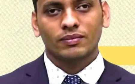 बचपन में आँखों की रोशनी खोने के बावजूद मजबूत इरादों और माँ के अटूट सहयोग से रवि राज ने रचा इतिहास: UPSC में हासिल की 20वीं रैंक, अब IAS बनकर पूरा करेंगे सपना