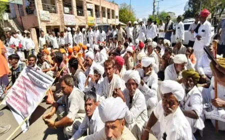 बाड़मेर में डोडा-पोस्त के सरकारी ठेके फिर शुरू करने की मांग तेज: कलेक्ट्रेट पर प्रदर्शन, नारेबाजी और CM को ज्ञापन