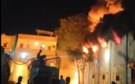 बीकानेर के देशनोक में एफसीआई गोदाम में भीषण आग: 11.55 लाख किलो मूंगफली जलकर राख, 33 हजार बोरियां प्रभावित, करोड़ों का नुकसान