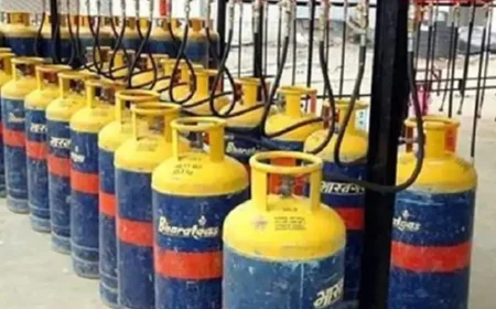 राजस्थान में कमर्शियल एलपीजी सप्लाई पर ब्रेक: तेल कंपनियों ने एजेंसियों को व्यावसायिक सिलेंडर की आपूर्ति रोकने के निर्देश दिए, होटल-रेस्टोरेंट और इंडस्ट्री पर पड़ेगा बड़ा असर