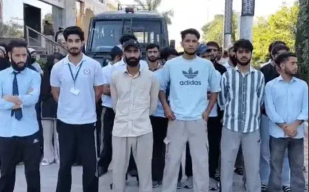 "चित्तौड़गढ़: मेवाड़ यूनिवर्सिटी में बीएससी नर्सिंग मान्यता विवाद, 17 कश्मीरी छात्र गिरफ्तार; एक ने पेट्रोल छिड़ककर आत्मदाह की कोशिश"