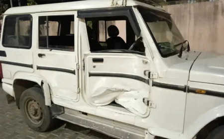 झुंझुनूं में हिस्ट्रीशीटर रोहित महला ने पुलिस गाड़ियों को मारी टक्कर: 8 किमी तक चला पीछा, एएसआई समेत 4 जवान घायल, एयरबैग खुले, गाड़ियां पिचक गईं