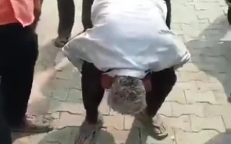 उत्तर प्रदेश के शाहजहाँपुर जिले में बुजुर्ग के साथ अमानवीय अपमान: सरेआम 'मुर्गा' बनाकर पैरों में माथा रगड़वाया, वीडियो वायरल