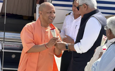 उदयपुर पहुंचे यूपी के मुख्यमंत्री योगी आदित्यनाथ, केंद्रीय मंत्री गजेन्द्र सिंह शेखावत ने किया आत्मीय स्वागत...