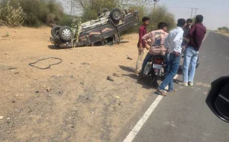 बाड़मेर में दर्दनाक सड़क हादसा: अनियंत्रित होकर पलटी बोलरो गाड़ी, एक की मौत, दो दर्जन से अधिक घायल