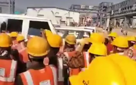 अडानी सिंघरौली पावर प्लांट में मजदूर की मौत पर हिंसक बवाल: 12 गाड़ियां पलटीं, ठेकेदार ऑफिस में आग, पुलिस जिप्सी क्षतिग्रस्त – 5 घंटे तक मचा हंगामा