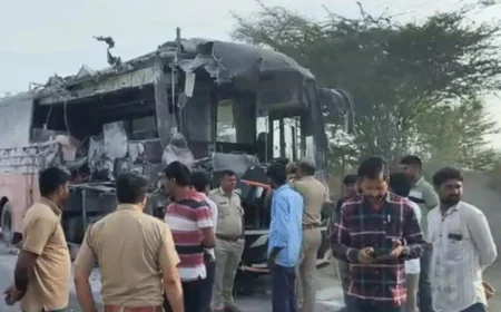 मेगा हाईवे पर भीषण हादसा: स्लीपर बस और ट्रॉला की आमने-सामने भिड़ंत में 5 यात्रियों की मौत, एक दर्जन से अधिक घायल