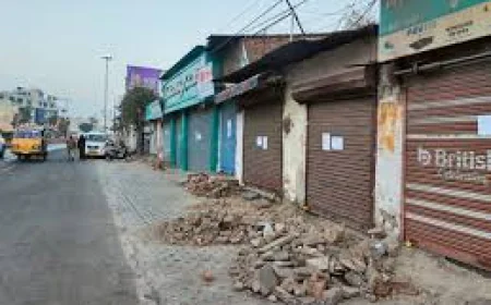 उदयपुर में सुबह 5 बजे निगम का एक्शन मोड: 8 इलाकों में छापेमारी, 20 संपत्तियों पर ताला