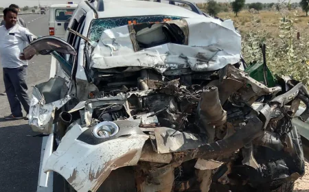 बाड़मेर में शादी से लौट रहे परिवार की बोलेरो कैंपर पलटी, दूल्हे समेत 12 घायल; टायर फटने से हुआ हादसा