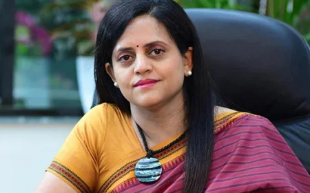 BMC में पहली बार महिला कमिश्नर: कौन हैं अश्विनी भिडे, जिनके हाथों में अब मुंबई की कमान?