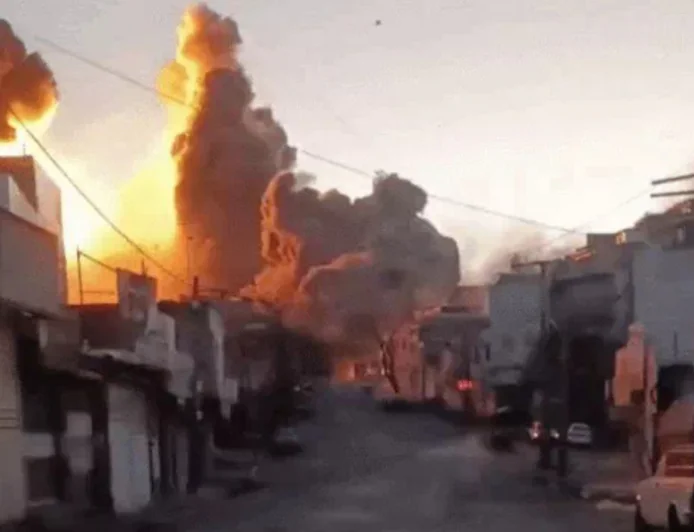 ईरान-इजराइल-अमेरिका युद्ध: तीसरे दिन कुवैत में अमेरिकी फाइटर जेट क्रैश, दुबई-अबू धाबी में फिर धमाके; हिजबुल्लाह ने भी मोर्चा खोला, ईरान में 200 से ज्यादा मौतें