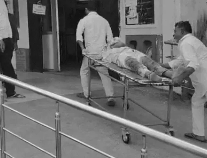 बेटे की शादी के महज दो घंटे बाद पिता की दर्दनाक मौत: बाइक की जोरदार भिड़ंत में सिर फटा, रिश्तेदार ने भी अस्पताल जाते समय तोड़ा दम