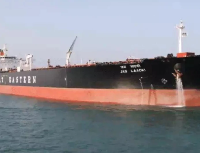 होर्मुज जलडमरूमध्य में ‘सुरक्षित रास्ते’ के बदले करोड़ों की वसूली? 22 भारतीय जहाज फंसे, जंग के बीच बढ़ा तनाव