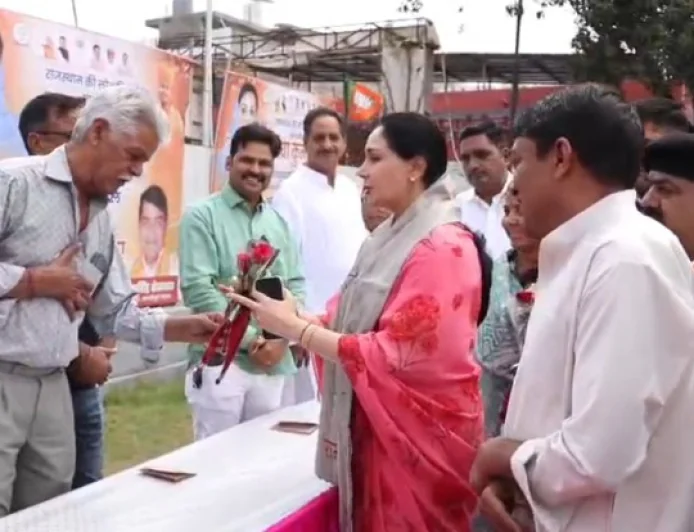 जनसंवाद और विकास को नई दिशा: उपमुख्यमंत्री दिया कुमारी ने वार्ड 18-15 में रखी विकास कार्यों की नींव