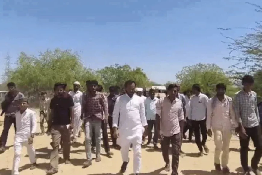 बाड़मेर में धार्मिक स्थल और कच्चे मकानों में तोड़फोड़, देर रात JCB से किया गया नुकसान; दो ट्रैक्टर जब्त, आरोपी फरार