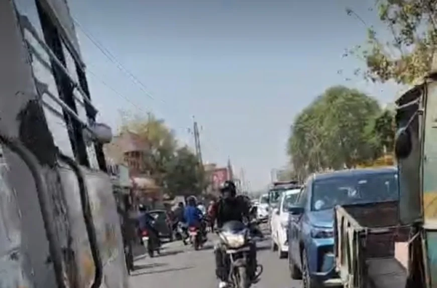 कभी भी हो सकता है बड़ा हादसा! सिटी बसों की रफ्तार से लोग परेशान.