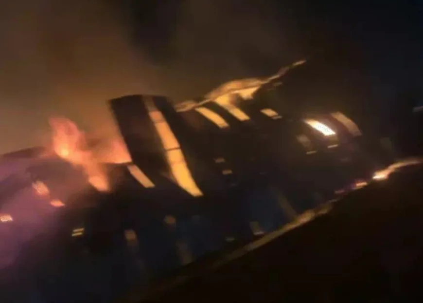 जयपुर के हाथोज में फर्नीचर गोदाम में लगी भीषण आग: 20 दमकल वाहनों की मदद से पाया काबू, 13 से अधिक बच्चे-महिलाओं समेत मजदूरों को सुरक्षित निकाला