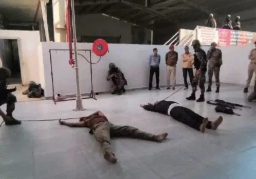 खाटूश्यामजी मंदिर में मॉक ड्रिल: दो 'आतंकवादियों' ने कमेटी ऑफिस में घुसकर सुरक्षा गार्ड को बनाया बंधक, ATS-ERT ने त्वरित कार्रवाई कर दोनों को ढेर किया