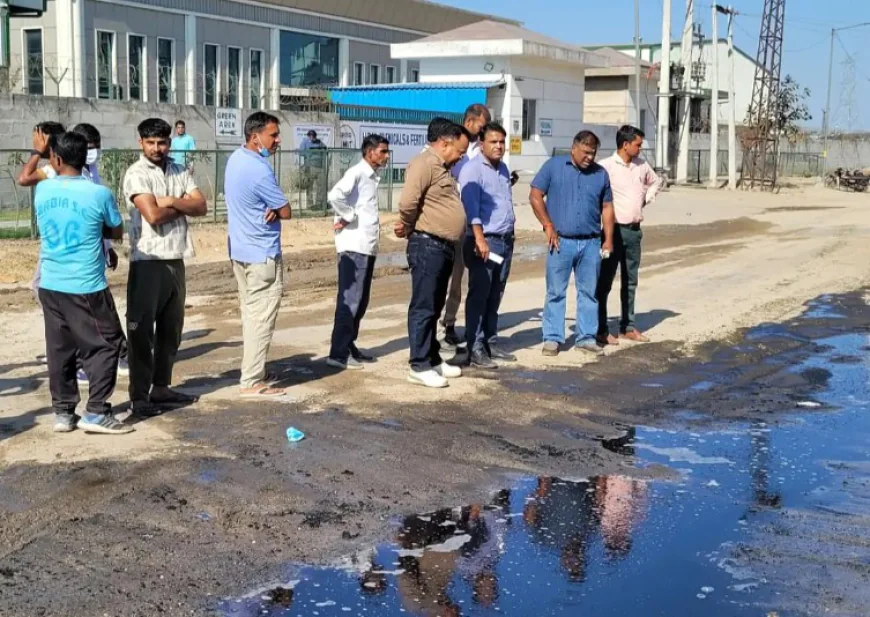 बहरोड़ के केशवाना औद्योगिक क्षेत्र में एरोमेटिक अलाइड केमिकल फैक्ट्री में भीषण आग: टैंकर से केमिकल उतारते समय धमाका, 8 दमकल गाड़ियों ने पाया काबू