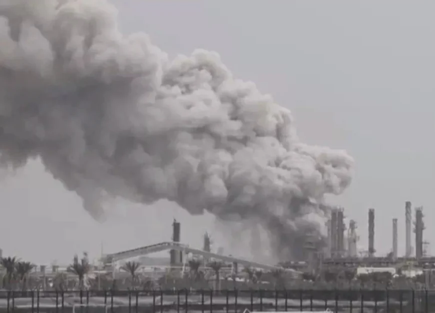 ईरान का बड़ा ऐलान: "एक लीटर तेल भी बाहर नहीं जाने देंगे" – होर्मुज स्ट्रेट से जहाज गुजरने की शर्त: इजराइल-अमेरिका के राजदूतों को निकालो!