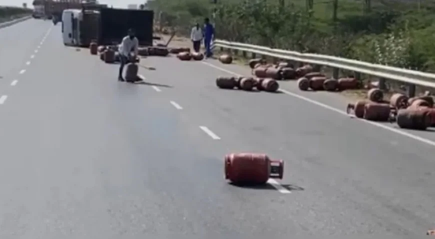 राजस्थान के एनएच-48 पर बड़ा हादसा: किशनगढ़ में टेम्पो पलटने से डेढ़ सौ एलपीजी सिलेंडर सड़क पर बिखरे, अफरा-तफरी मची