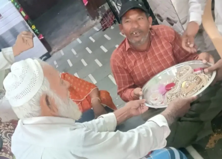 ईमानदारी की चमक: गेहूं के कट्टे से निकले 15 लाख के गहने, व्यापारी ने किसान को लौटाकर बहा दिए आंसू