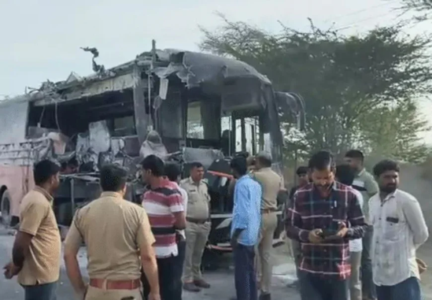 मेगा हाईवे पर भीषण हादसा: स्लीपर बस और ट्रॉला की आमने-सामने भिड़ंत में 5 यात्रियों की मौत, एक दर्जन से अधिक घायल