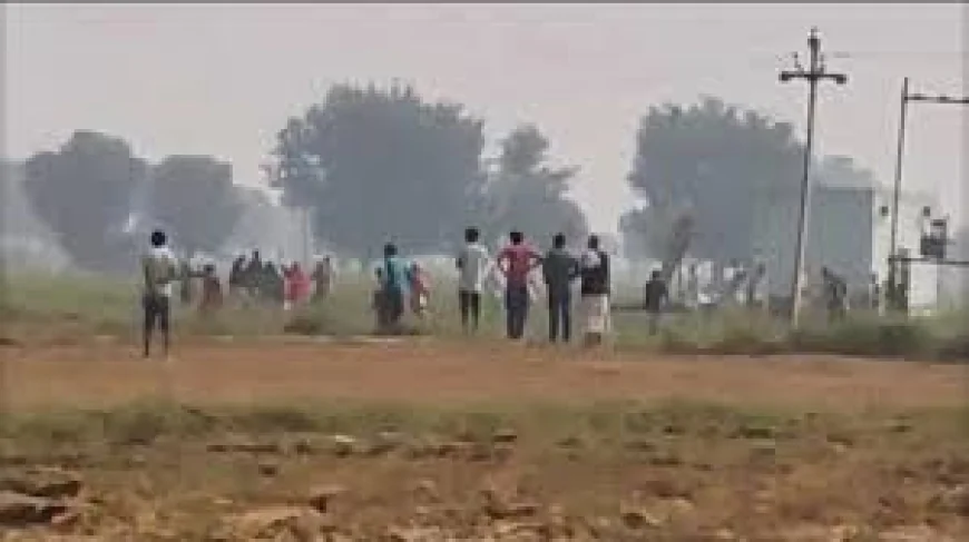 अलवर में जमीनी विवाद खूनी संघर्ष में बदला: रोजा खोलते समय मां-बेटे पर हमला, महिला का हाथ फ्रैक्चर, आरोपी फरार