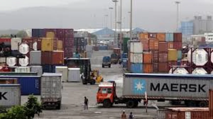 न्हावा शेवा पोर्ट पर DRI की बड़ी कार्रवाई: 9.25 करोड़ के प्रतिबंधित वॉकी-टॉकी और HDD जब्त, पिता-पुत्र गिरफ्तार