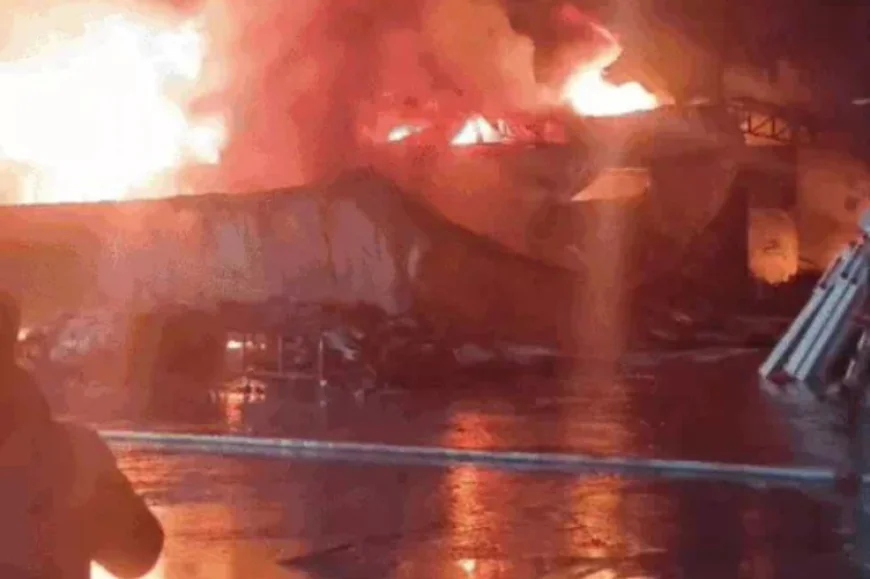 नीमराना में AC बनाने वाली कंपनी में लगी भीषण आग: साढ़े चार घंटे की मशक्कत के बाद दमकल ने पाया काबू, करोड़ों का नुकसान