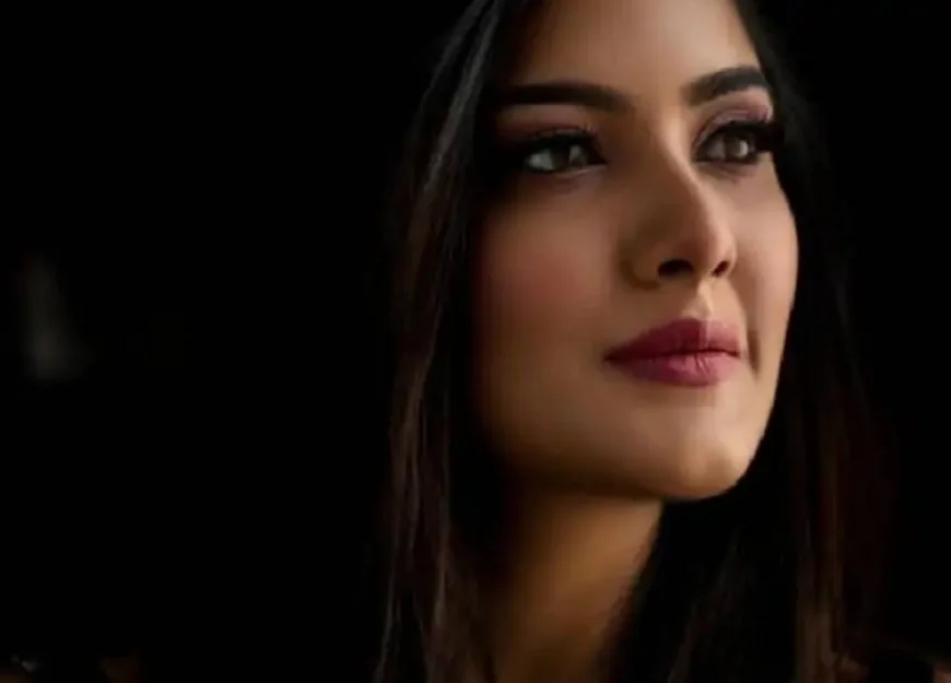 जयपुर में सड़क हादसे में पूर्व मॉडल की मौत: देर रात सहेली के घर से लौटते समय कार डिवाइडर पर चढ़कर पलटी