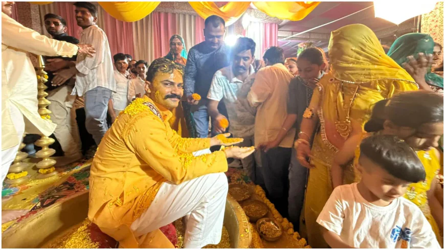 IPS KK Bishnoi Wedding: हल्दी में मस्ती, ‘पापा कहते हैं’ गाने पर पिता-बेटे की जोड़ी ने लूटी महफिल