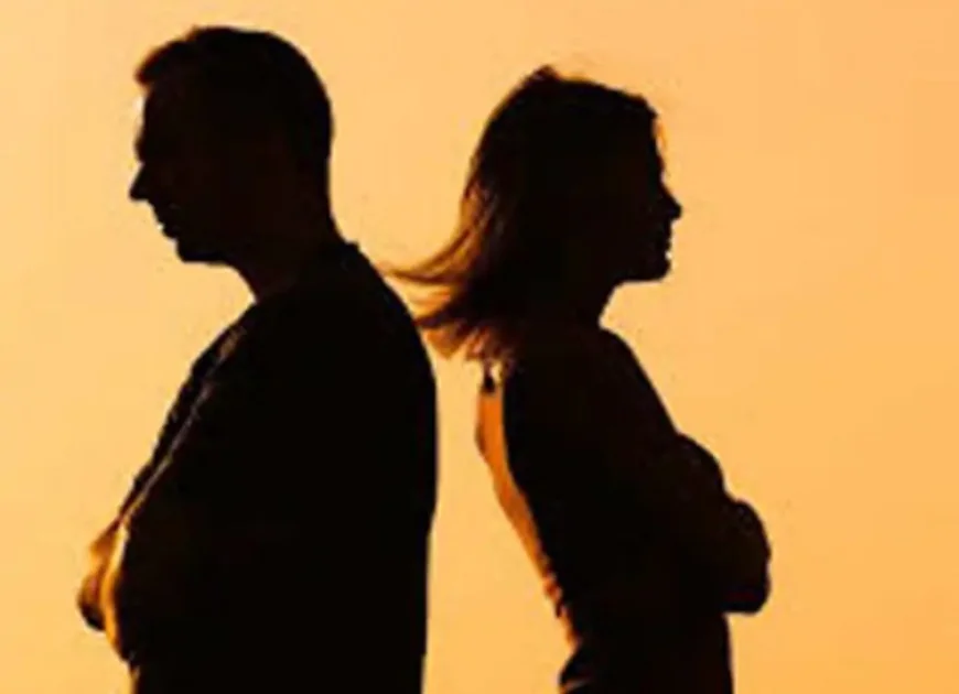 वैवाहिक अधिकार बहाली की याचिका खारिज, पति को मिला तलाक: कोर्ट ने पत्नी के आरोपों में विरोधाभास मानते हुए क्रूरता को माना आधार