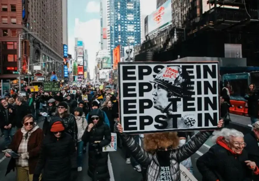 Donald Trump के खिलाफ अमेरिका में 80 लाख लोगों का विशाल मार्च, 3,300 जगह प्रदर्शन; ईरान तनाव और महंगाई पर बढ़ा गुस्सा