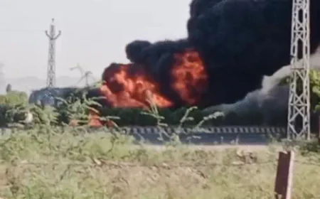 बायोडीजल भरे टैंकर में लगी भीषण आग, आग का गोला बन गया वाहन; अजमेर-ब्यावर नेशनल हाईवे पर डेढ़ घंटे तक चली दमकल की मशक्कत, 2 किलोमीटर लंबा जाम लगा