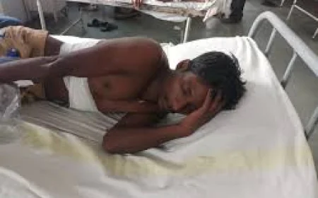 पीठ में 4 इंच धंसा चाकू लेकर अस्पताल पहुंचा अधेड़, लूट के लिए ताबड़तोड़ वार, खून से लथपथ सड़क पर छोड़कर भागे बदमाश