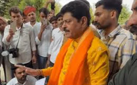 छह दिन की भूख हड़ताल के बाद छात्रों ने उठाया बड़ा कदम, प्रशासन ने दिया आश्वासन – क्या जल्द होगा समाधान?