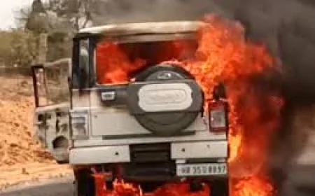 सीकर में भीषण सड़क हादसा: बोलेरो-बाइक टक्कर में दो भाइयों की मौत, टक्कर के बाद लगी आग, 2 महीने बाद घर में थी शादी