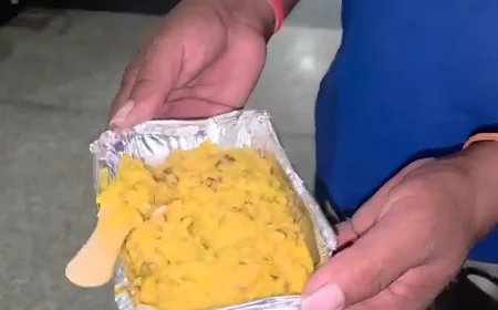 अस्पताल के खाने में दिखा ऐसा नज़ारा…इलाज के नाम पर जहर? मरीजों का फूटा गुस्सा!